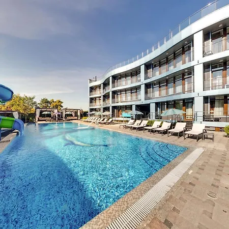 Aparthotel Sky River Club